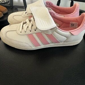 Adidas Women’s Sneakers in Pink and White